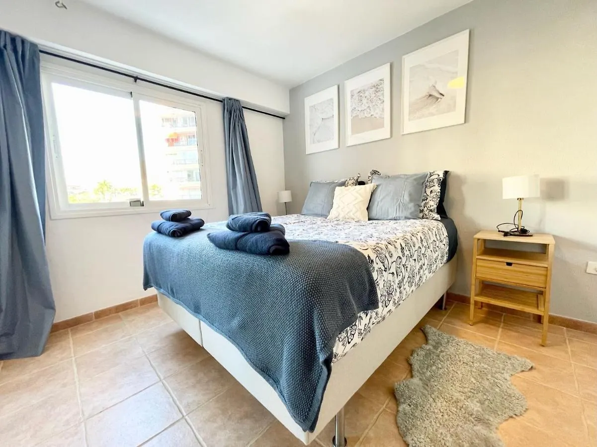 Beachfront Apartment With Ocean Views لوس كريستيانوس