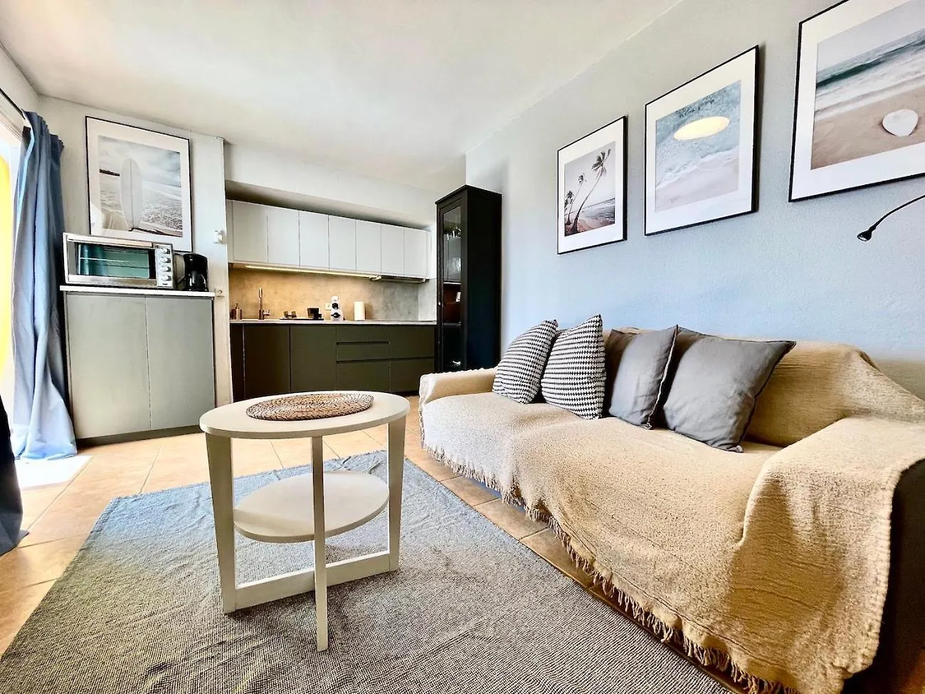 Beachfront Apartment With Ocean Views لوس كريستيانوس إسبانيا